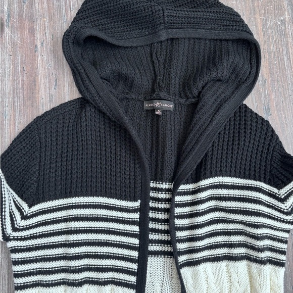 Almost Famous Black and White Open Front Mixed Design Cardigan - Picture 4 of 9